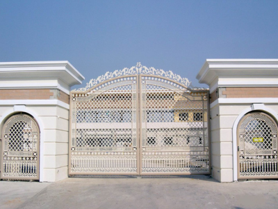 Large house fence design.